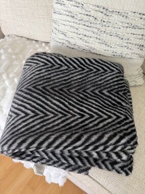 Nicole Miller Black and White Faux Chevron Throw Blanket